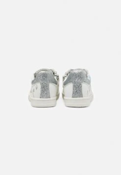 Friboo Disney Frozen Elsa - Zapatillas - White -Moda Tienda 0e48b488ba6246888f99c29543567ec5