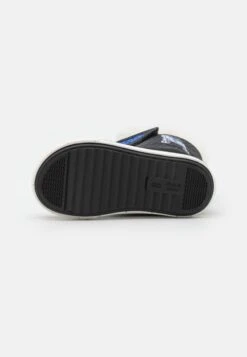 Friboo Star Wars R2-D2 - Snow Boots - Botas Para La Nieve - Black -Moda Tienda 15c1d0aa1ccd4069859e9062e82608c1