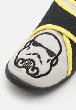 Friboo Star Wars Stormtrooper - Pantuflas - Black -Moda Tienda 624ce331bcb64bfea152baf9c30421c5